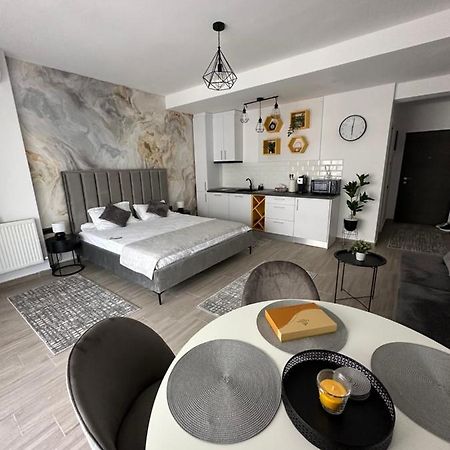 Studio 70 By Casa Del Mar Мамая Екстериор снимка