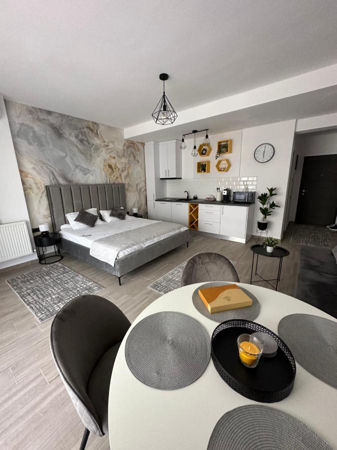 Studio 70 By Casa Del Mar Мамая Екстериор снимка