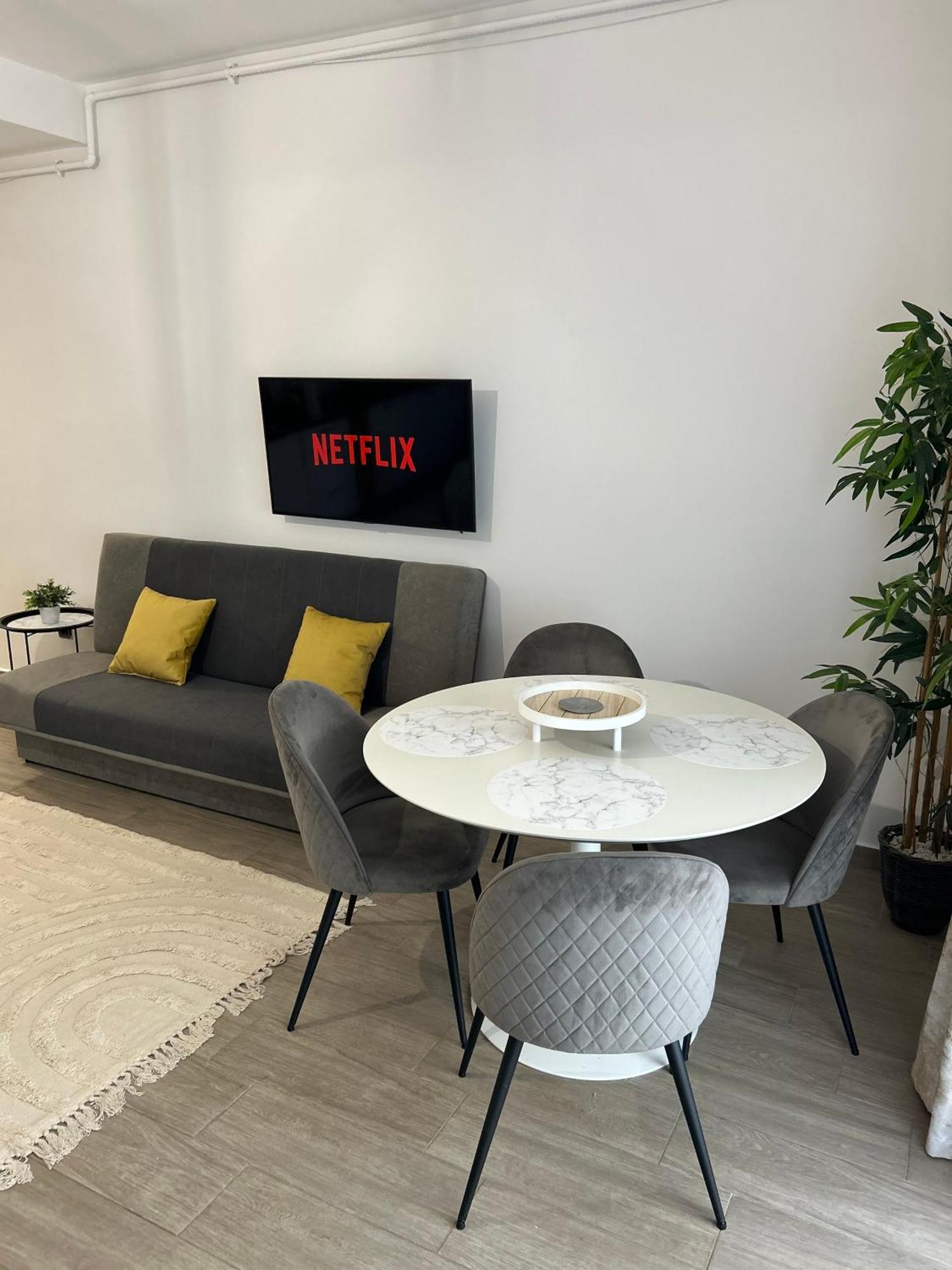 Studio 70 By Casa Del Mar Мамая Екстериор снимка