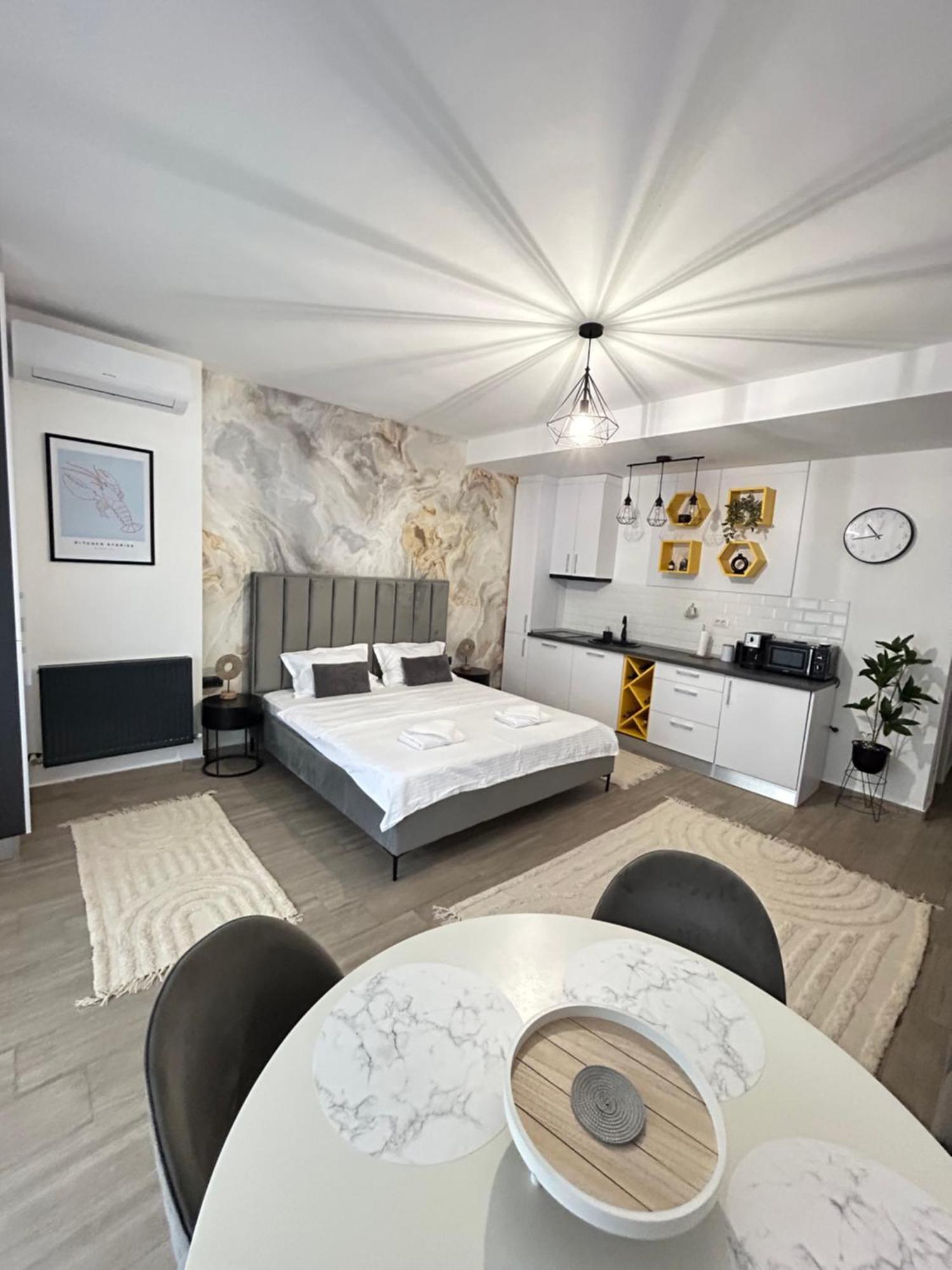 Studio 70 By Casa Del Mar Мамая Екстериор снимка